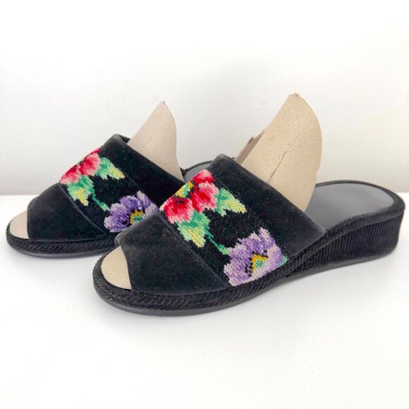 Feiler Women Black Heeled Slippers - Picture 3 of 10